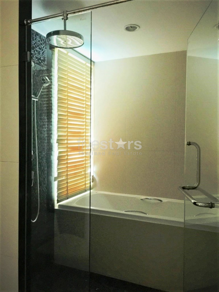 3 bedrooms condo for rent close to BTS Phromphong, photo 9