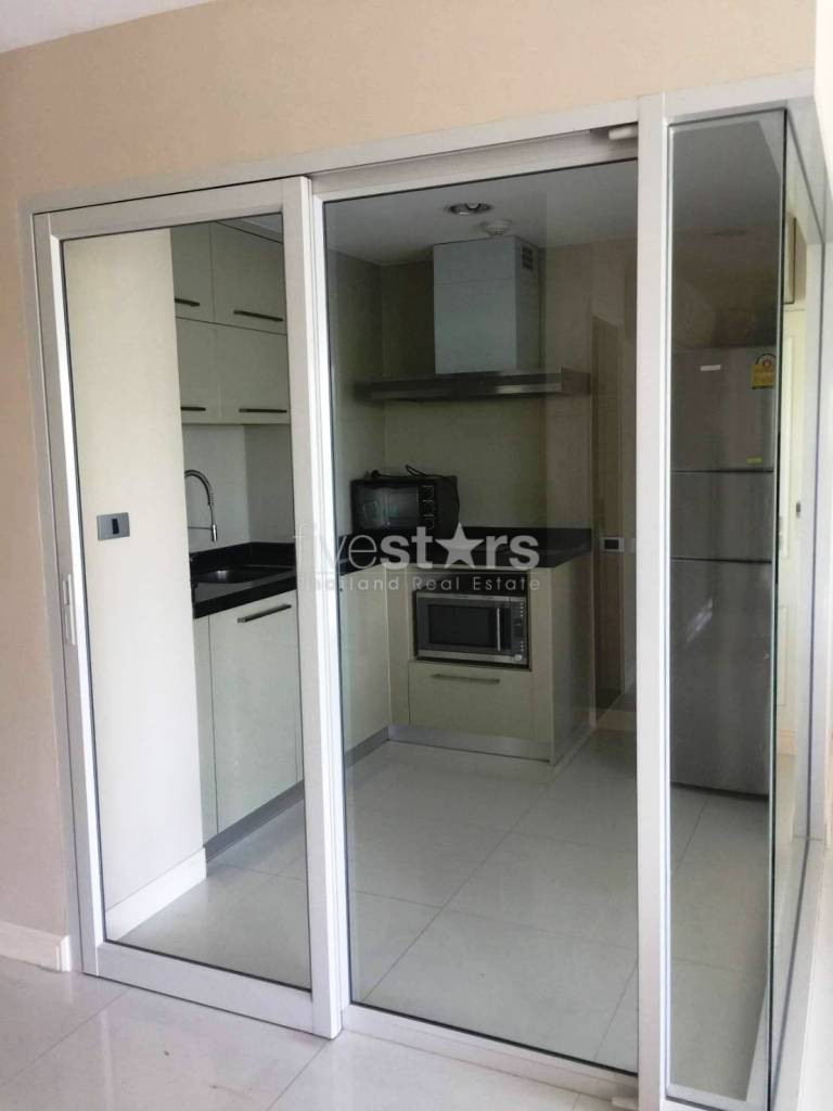3 bedrooms condo for rent close to BTS Phromphong, photo 6