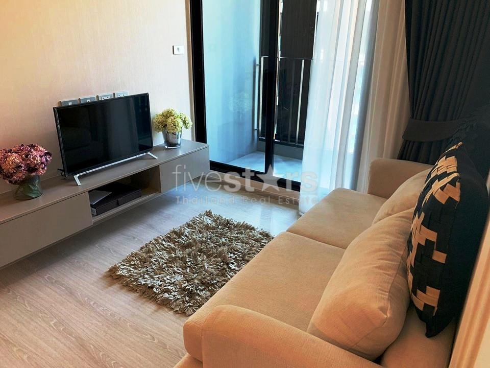 Appartement neuf de 2 chambres à louer près du BTS Thonglor, photo 2