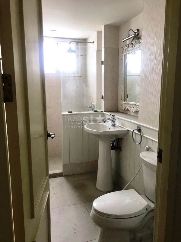 2 bedrooms condo for rent close to BTS Phrompong, photo 8