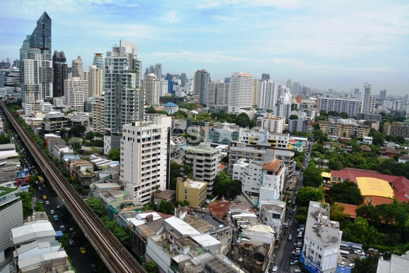 Appartement de type duplex avec 2 chambres à 200m du BTS Thonglor, photo 2