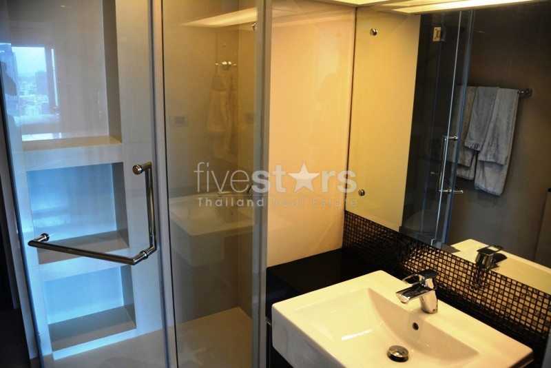Appartement de type duplex avec 2 chambres à 200m du BTS Thonglor, photo 12
