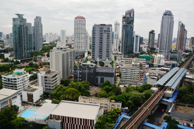 Appartement de type duplex avec 2 chambres à 200m du BTS Thonglor, photo 3