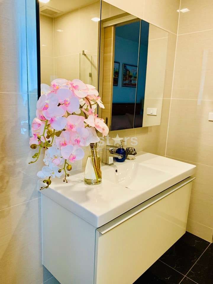 High floor unit 2 bedrooms condo for rent near BTS Phromphong, photo 8