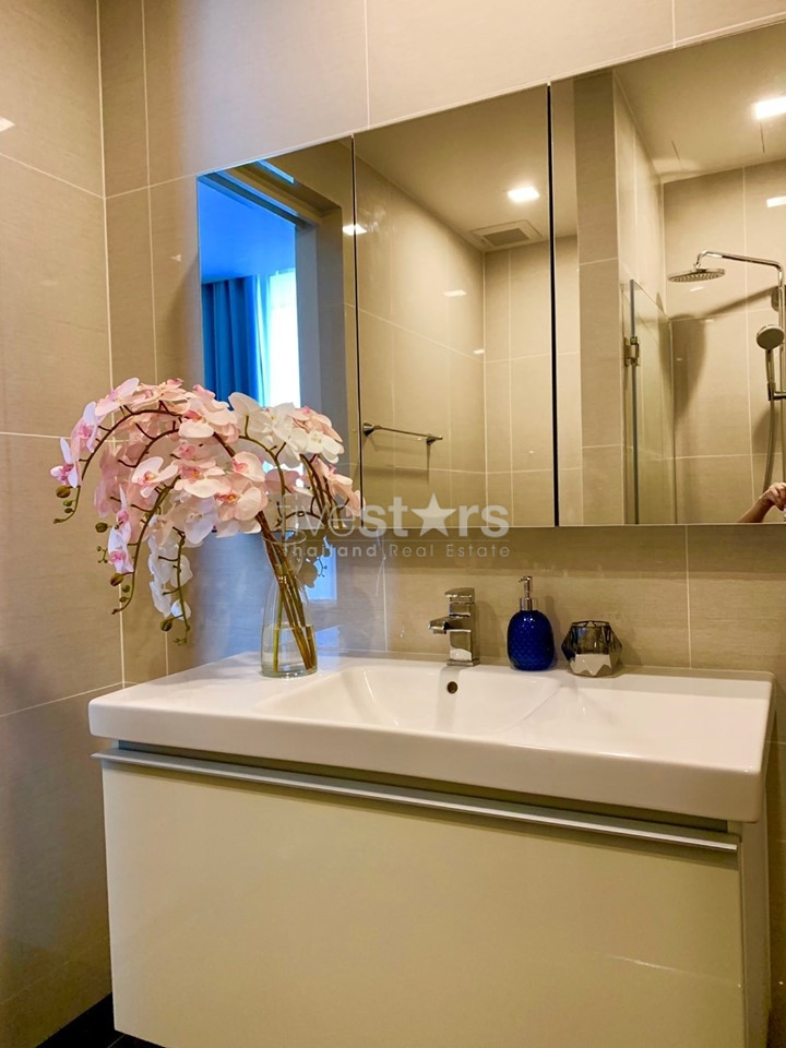 High floor unit 2 bedrooms condo for rent near BTS Phromphong, photo 7