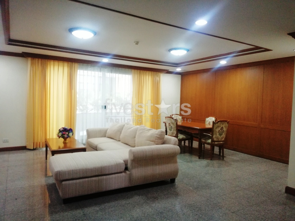 Appartement spacieux de 2 chambres à louer dans le quartier de Sukhumvit