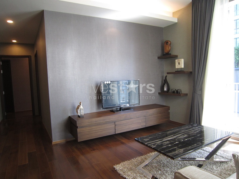 Appartement de 2 chambres à louer non loin de la station de BTS Thonglor