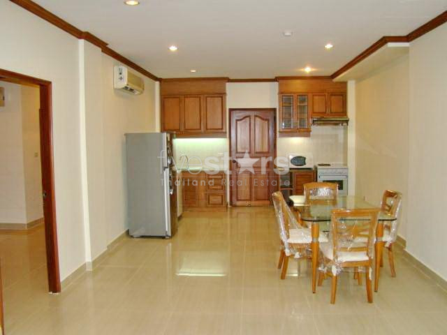 Appartement en duplex de 2 chambres non loin du BTS Promphong, photo 2