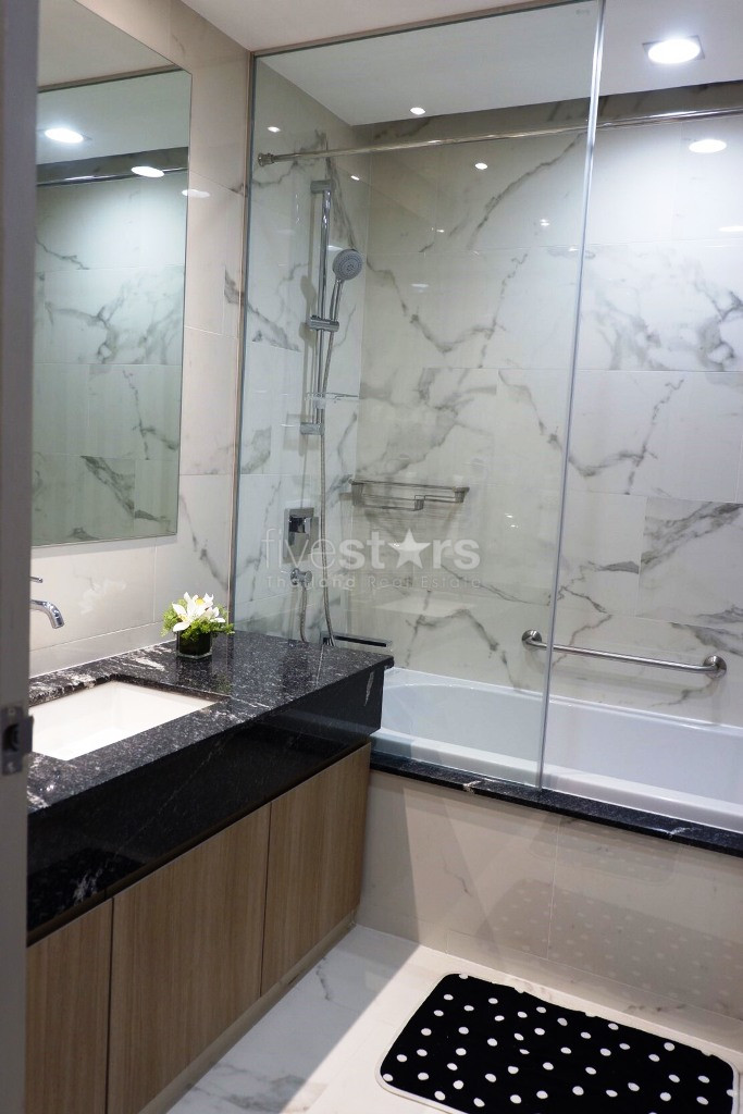 Appartement de 3 chambres à louer proche du BTS Phromphong, photo 9