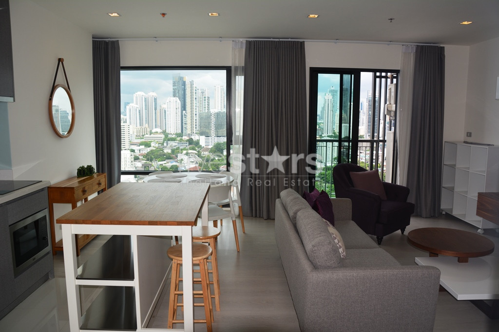 Appartement 2 chambres en étage élevé à vendre proche BTS Thonglor, photo 7