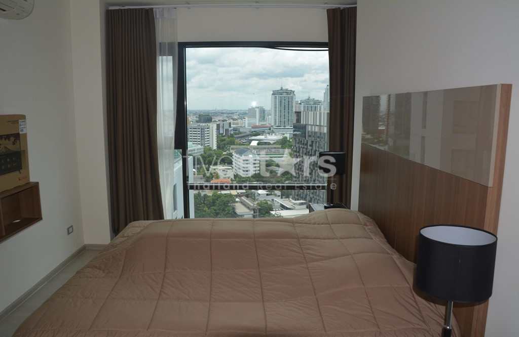 Appartement 2 chambres en étage élevé à vendre proche BTS Thonglor, photo 11