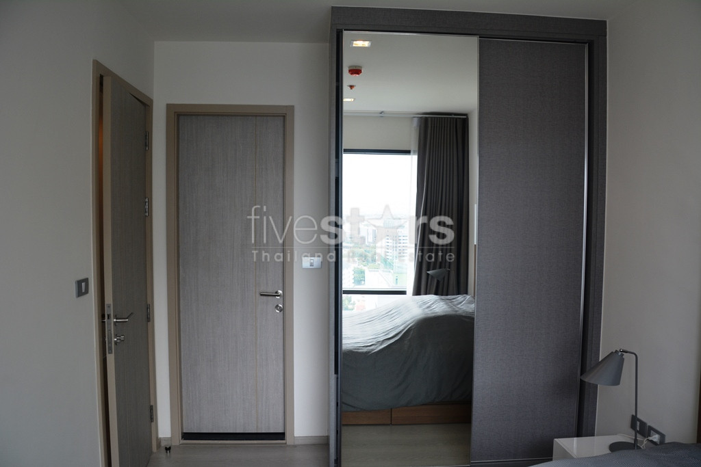 Appartement 2 chambres en étage élevé à vendre proche BTS Thonglor, photo 14