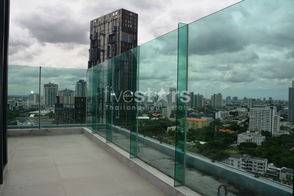 Appartement 2 chambres en étage élevé à vendre proche BTS Thonglor, photo 2