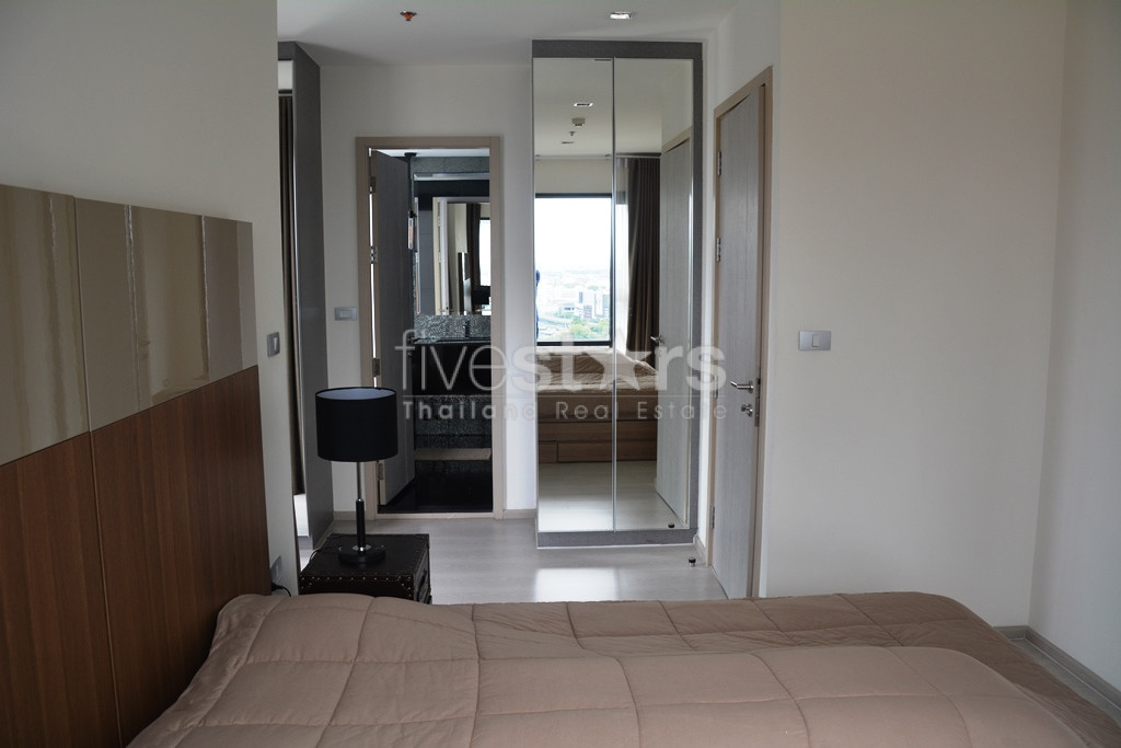 Appartement 2 chambres en étage élevé à vendre proche BTS Thonglor, photo 12
