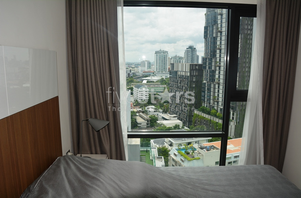 Appartement 2 chambres en étage élevé à vendre proche BTS Thonglor, photo 13