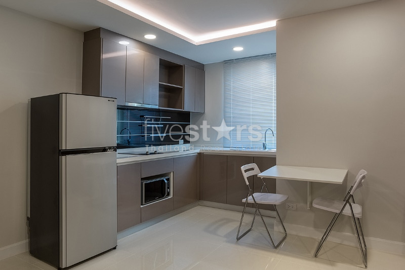 Appartement moderne d'une chambre à louer près du BTS Phrompong, photo 3