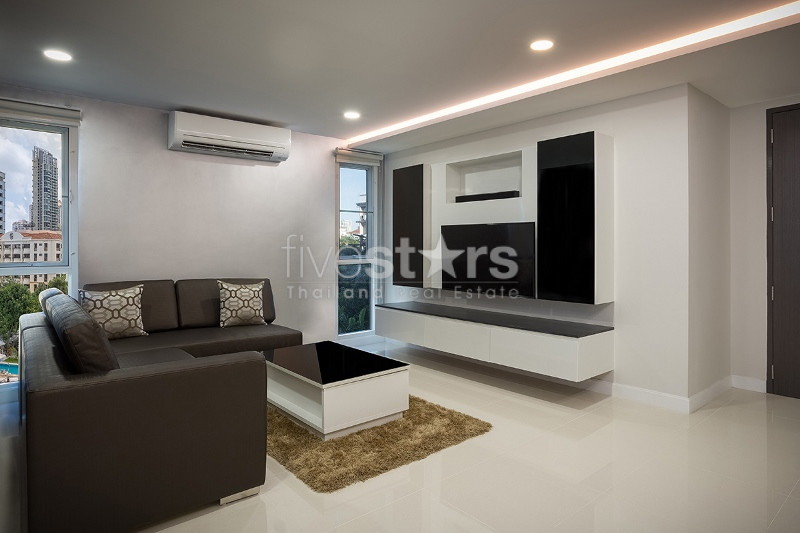 Appartement moderne d'une chambre à louer près du BTS Phrompong