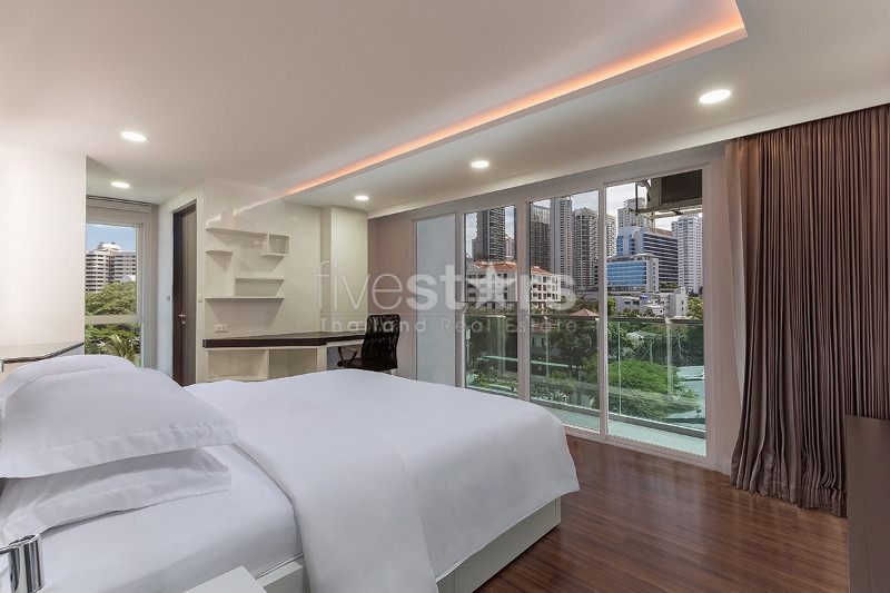 Appartement de 3 chambres à louer près de la station de BTS Phrompong, photo 3