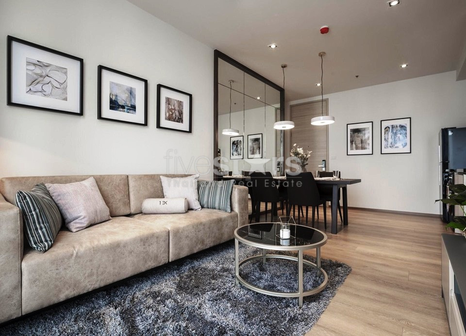 Appartement spacieux de 2 chambres à louer près du BTS  Phromphong