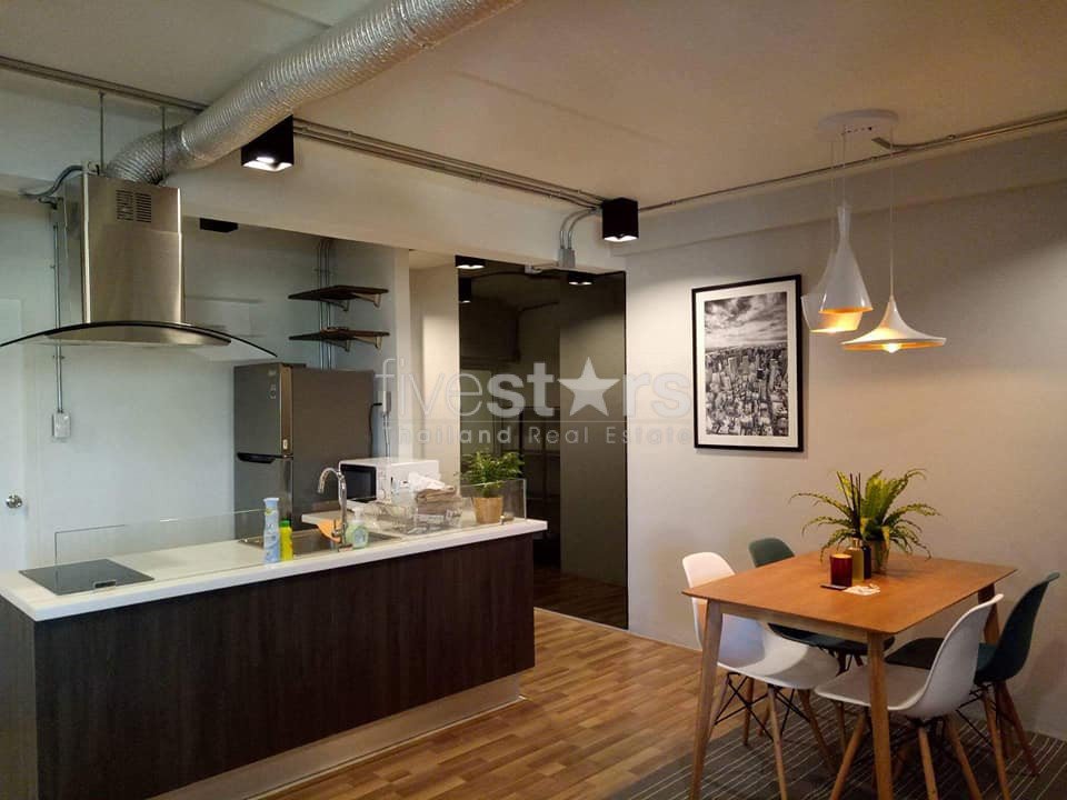 Appartement en Duplex style loft de 2 chambres à louer à Thonglor, photo 2