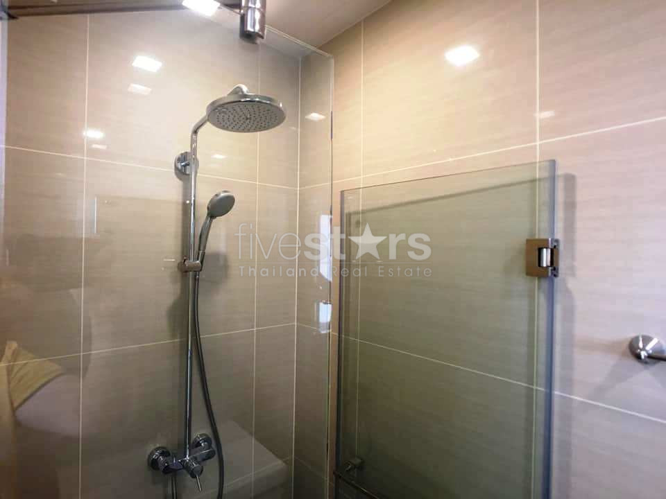 Modern 2 bedrooms condo for rent near BTS Phromphong, photo 10