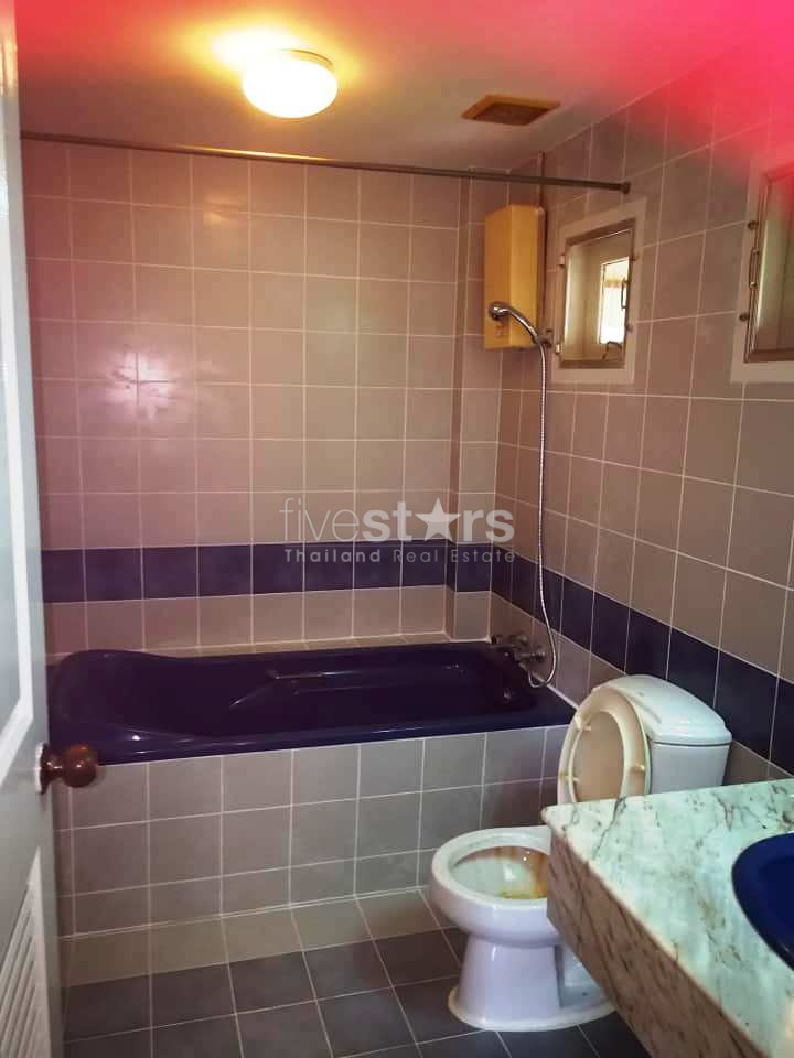 Townhouse spacieuse à louer au sein d'une résidence privée dans le quartier de Phromphong, photo 13