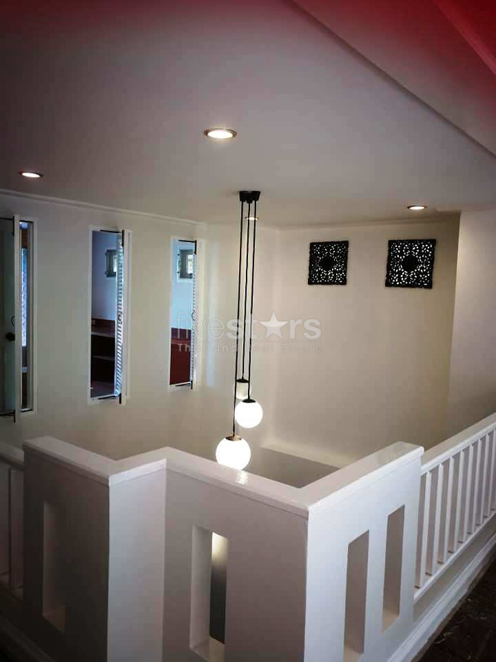 Townhouse spacieuse à louer au sein d'une résidence privée dans le quartier de Phromphong, photo 11