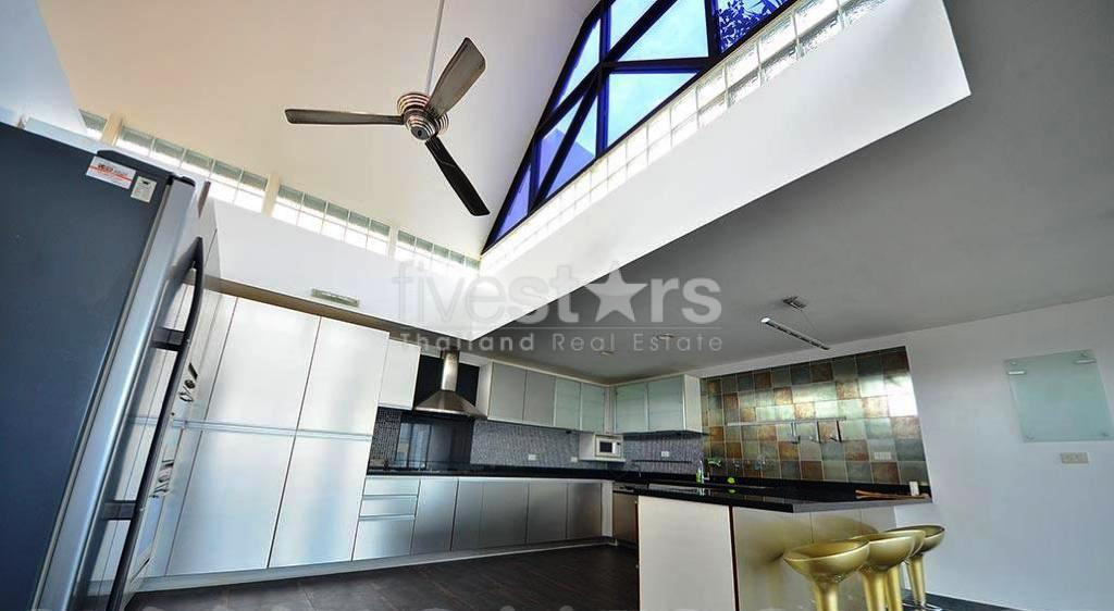 Appartement spacieux de 3 chambres à louer près de la station de BTS Phrompong, photo 8