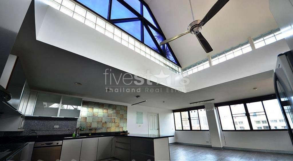 Appartement spacieux de 3 chambres à louer près de la station de BTS Phrompong, photo 7