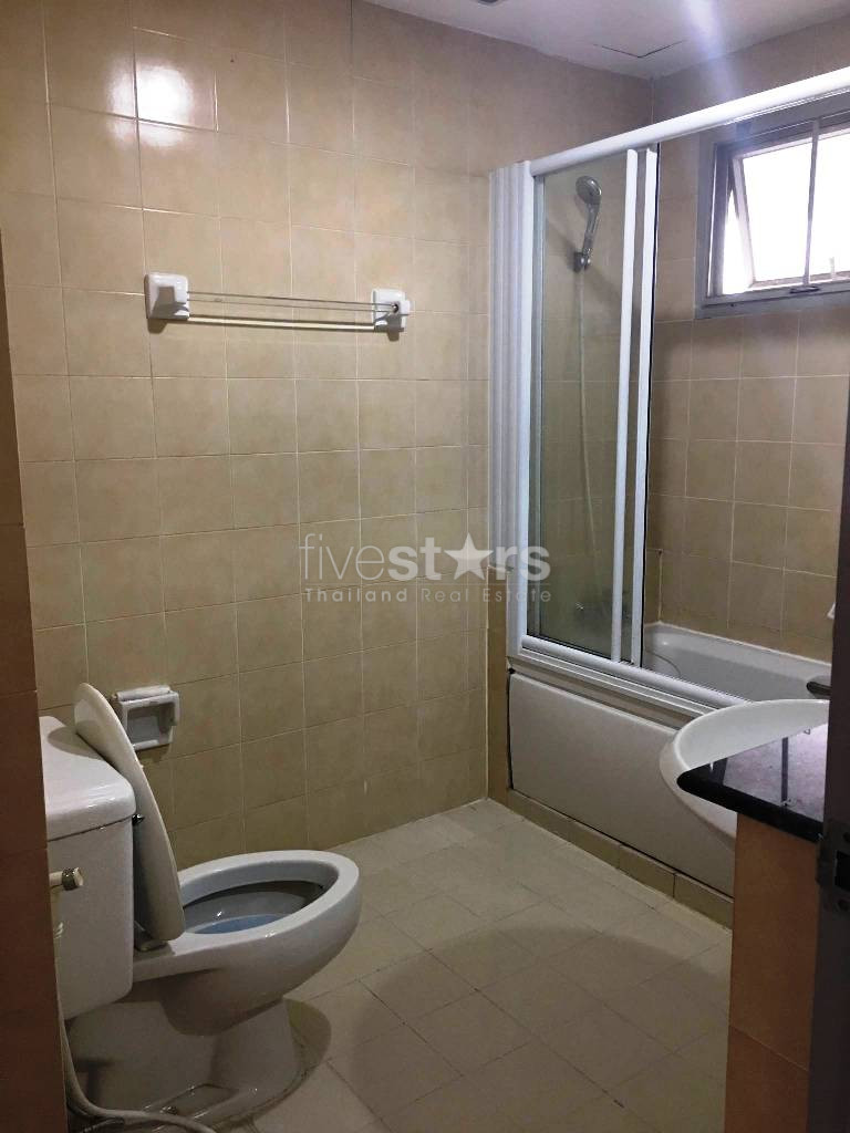 Appartement de 3 chambres à louer près de la station de Phomphong, photo 18