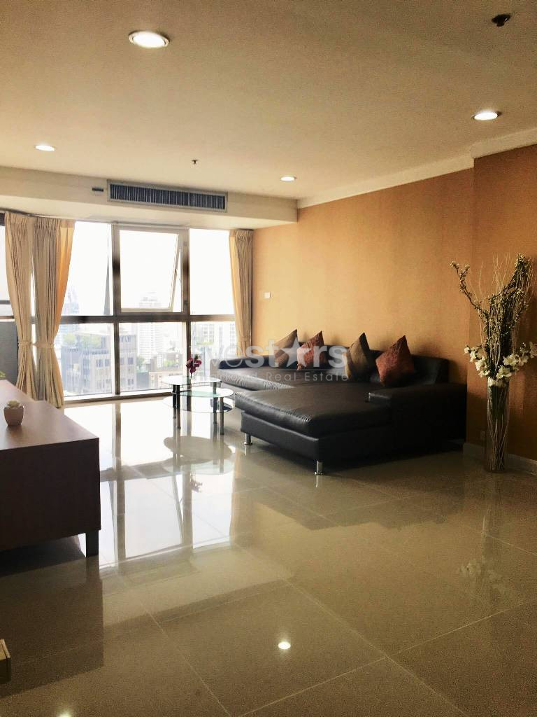 Appartement de 3 chambres à louer près de la station de Phomphong, photo 2