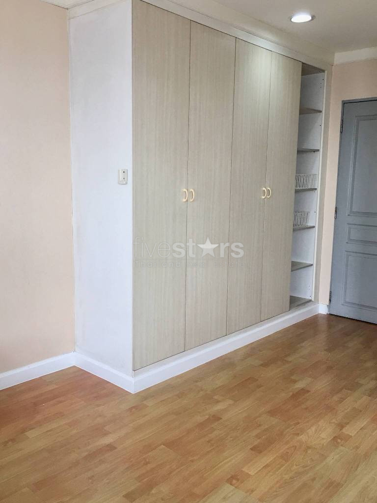 Appartement de 3 chambres à louer près de la station de Phomphong, photo 16