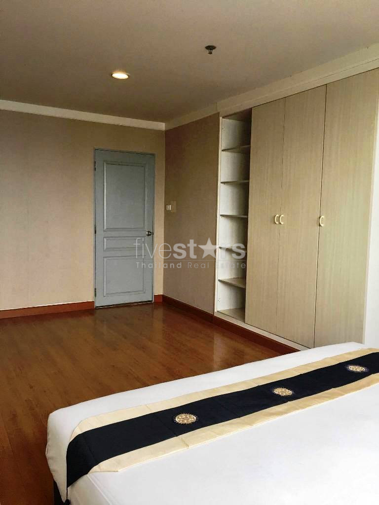 Appartement de 3 chambres à louer près de la station de Phomphong, photo 11