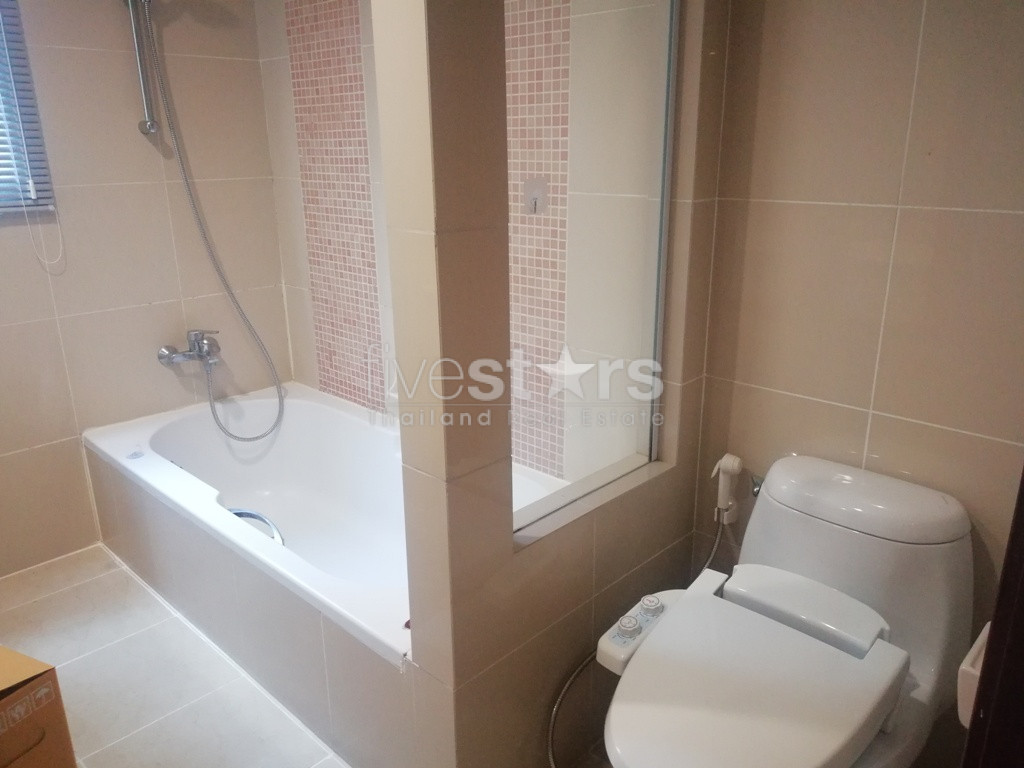 Appartement de deux chambres à louer à Phromphong, photo 8