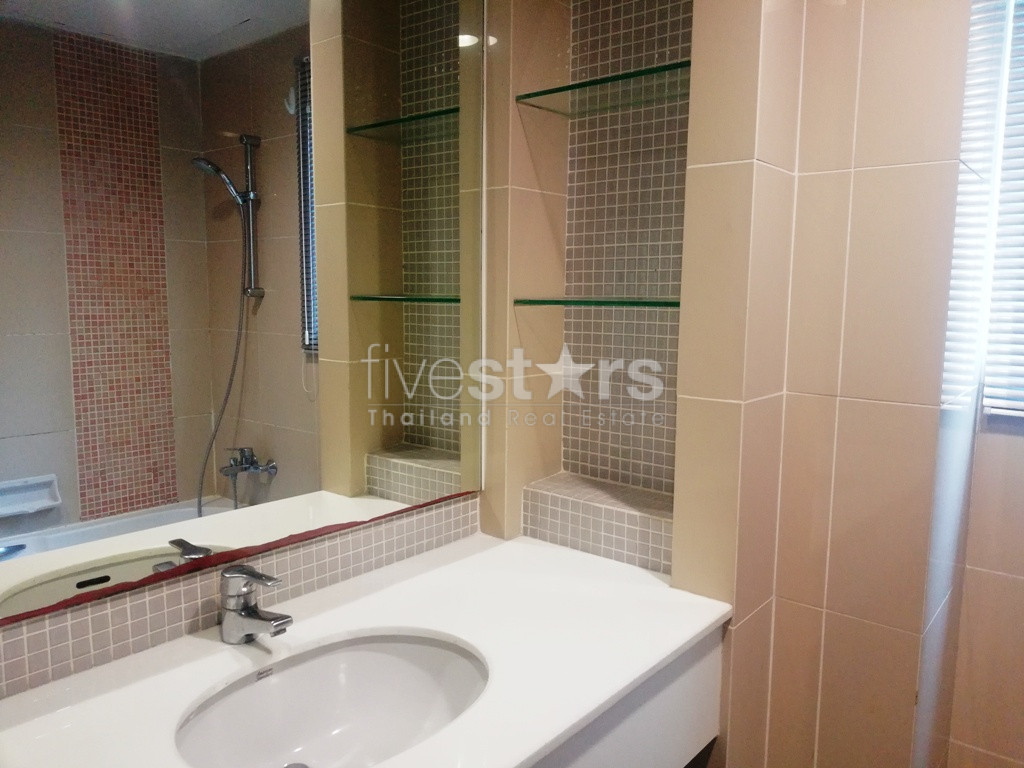 Appartement de deux chambres à louer à Phromphong, photo 10