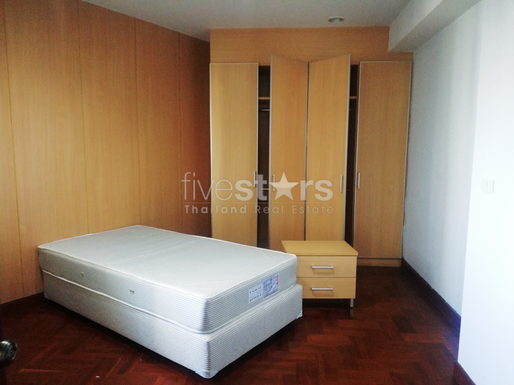 Appartement de deux chambres à louer non loin du BTS Phromphong, photo 6