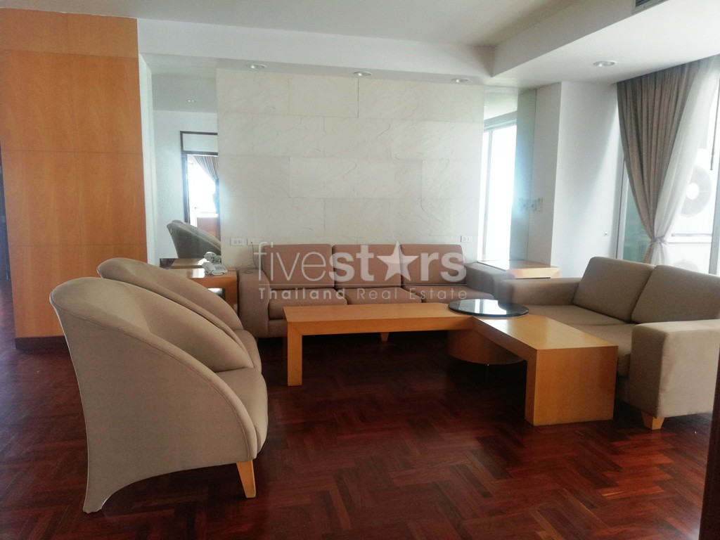 Appartement de 3 chambres à louer à Phromphong