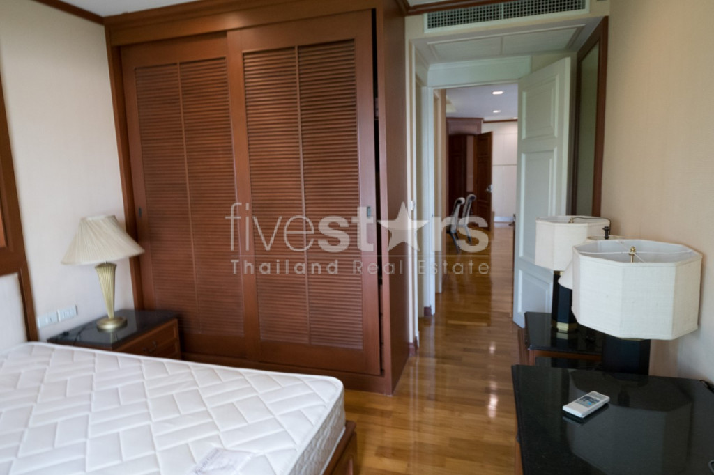 Classic 2 bedroom condo for sale, photo 7