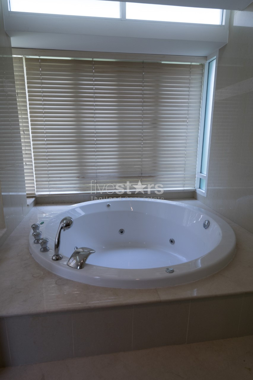 Classic 2 bedroom condo for sale, photo 10