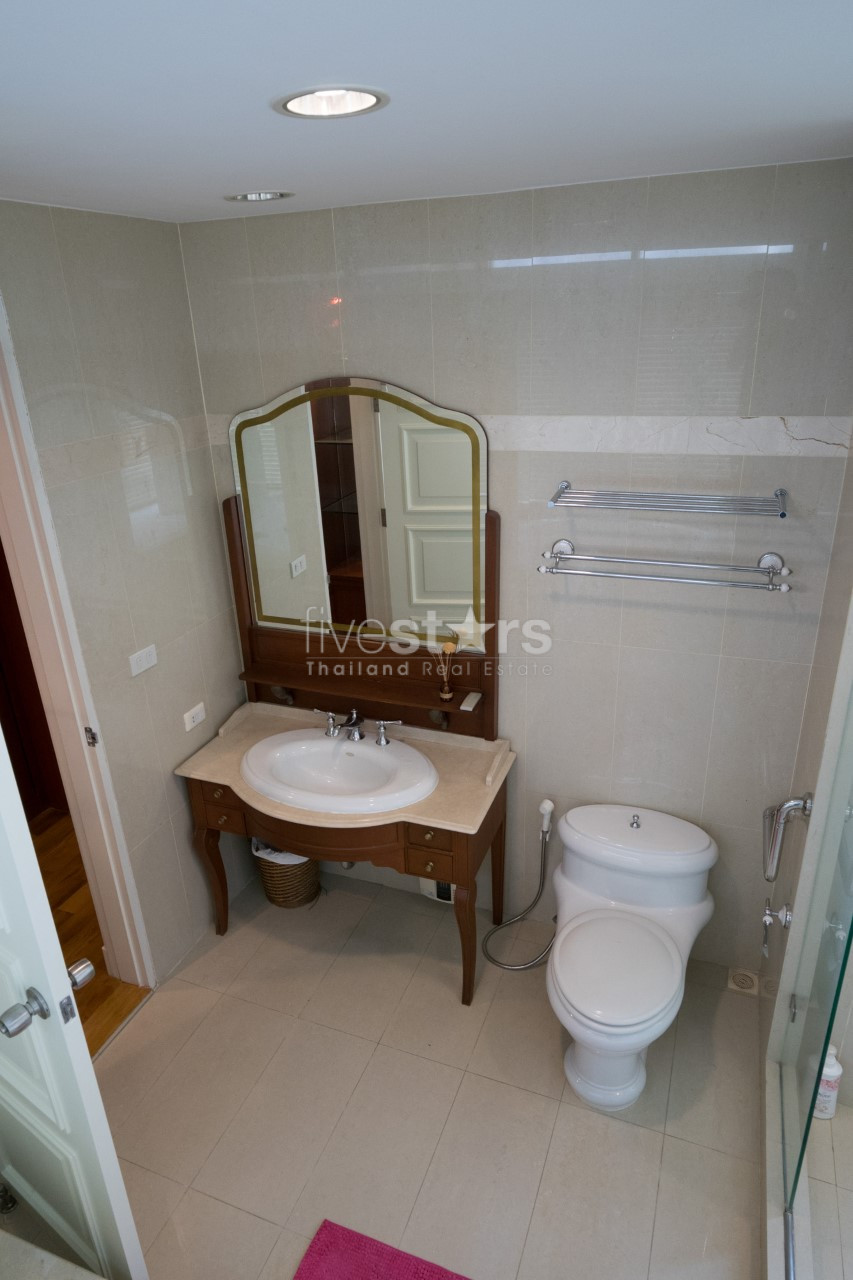 Classic 2 bedroom condo for sale, photo 12