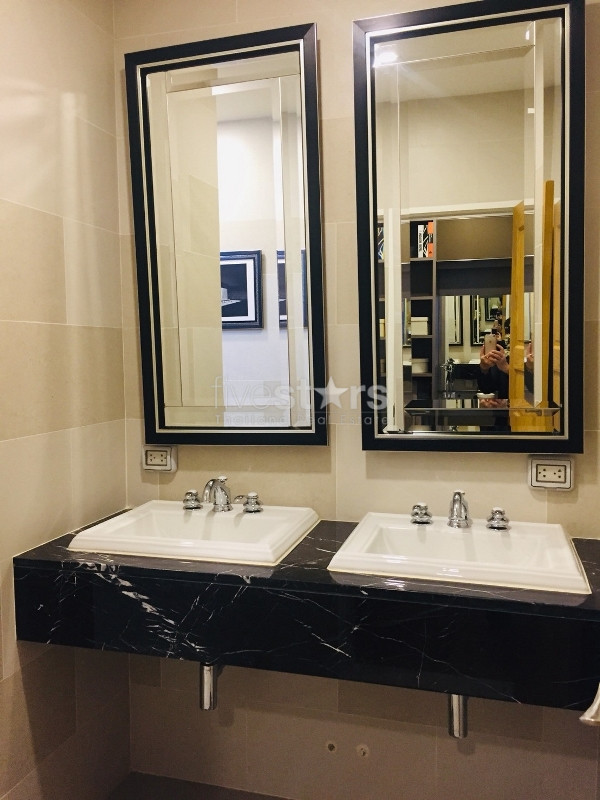 Appartement luxueux de deux chambres près du BTS Phrompong, photo 4