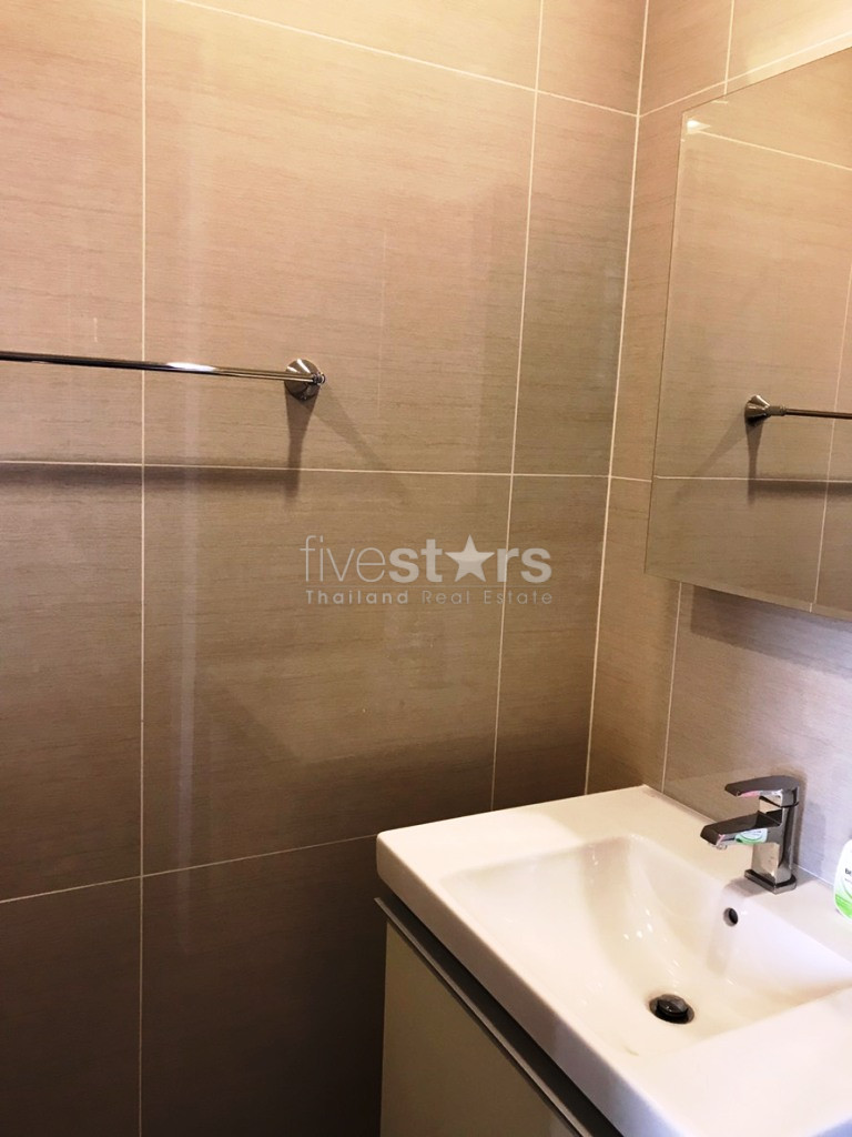 Appartement de deux chambres à louer près du BTS Phromphong, photo 10