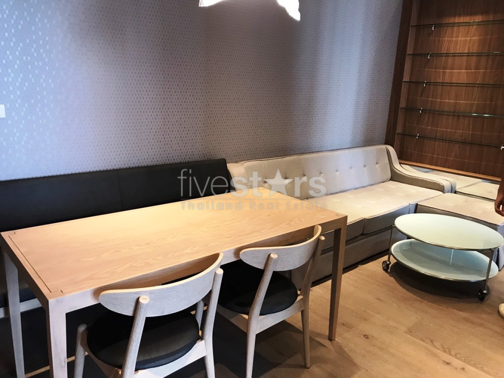 Appartement de deux chambres à louer près du BTS Phromphong, photo 2