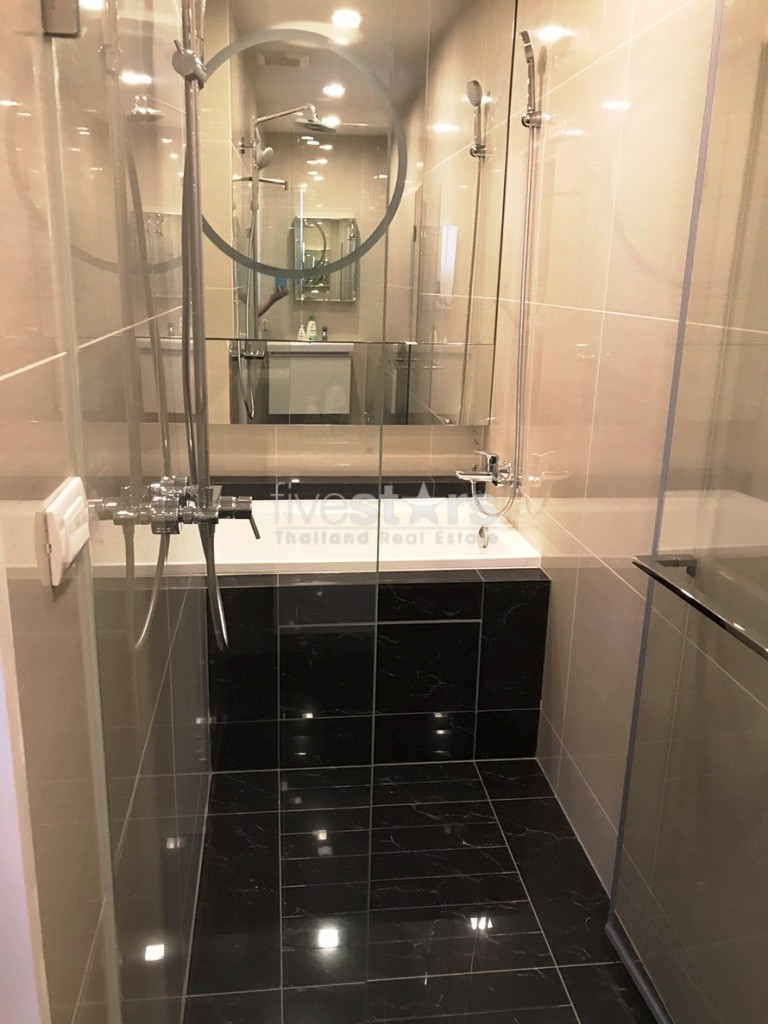 Appartement de deux chambres à louer près du BTS Phromphong, photo 8