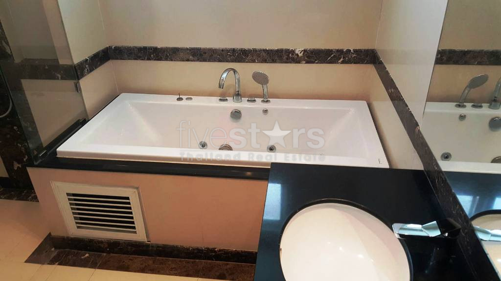 Large 3 bedrooms apartment for rent in Sukhumvit near BTS Phromphong, photo 8