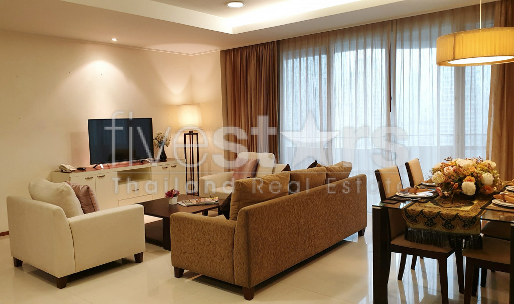 Large 3 bedrooms apartment for rent in Sukhumvit near BTS Phromphong