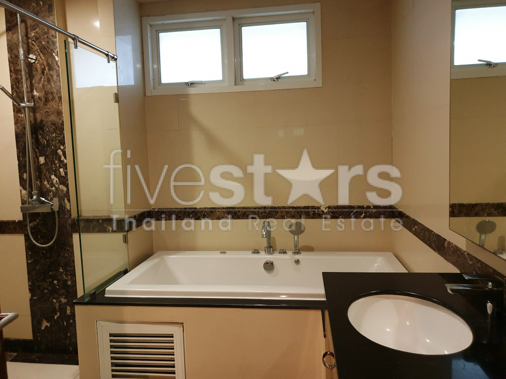 Large 3 bedrooms apartment for rent in Sukhumvit near BTS Phromphong, photo 10