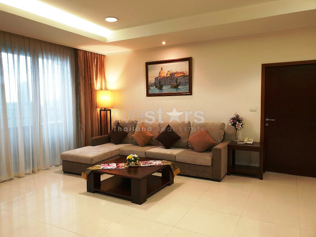 Large 3 bedrooms apartment for rent in Sukhumvit near BTS Phromphong