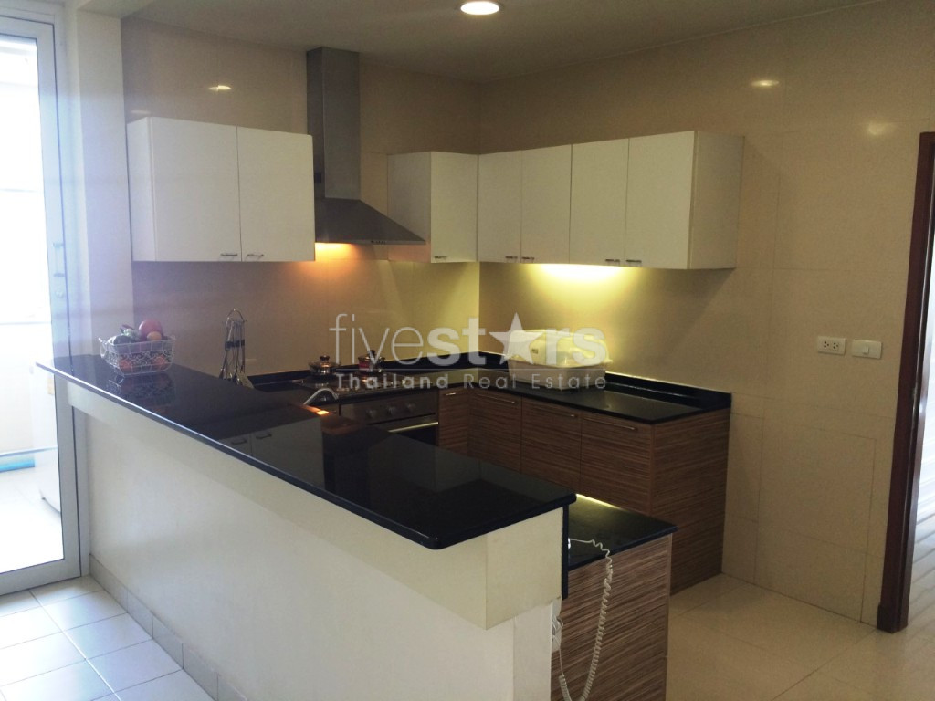 Large 3 bedrooms apartment for rent in Sukhumvit near BTS Phromphong, photo 4