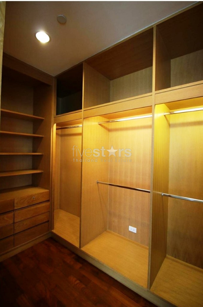 Appartement de 3 chambres à louer à Sukhumvit près du BTS Phromphong, photo 4